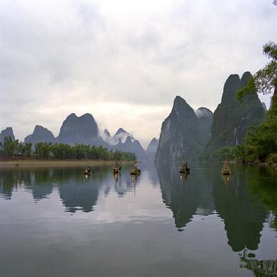 第一避难所游戏下载